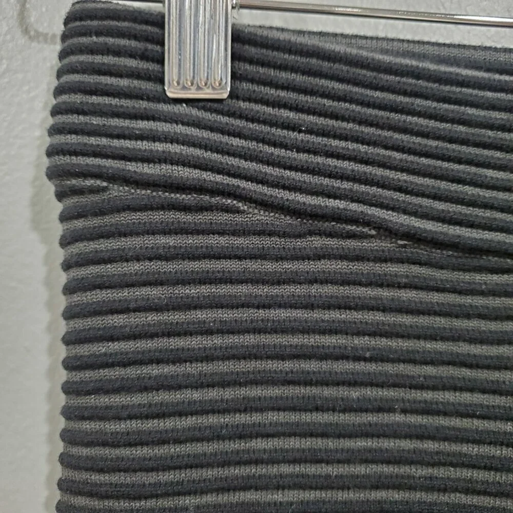 Good American Women's Straight Legged Chunky Ribbed Black Gray Leggings Size 2